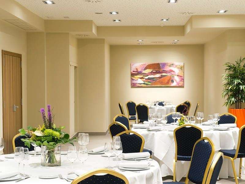 塞尔科蒂尔城·德米兰达酒店 米兰达德埃布罗 外观 照片